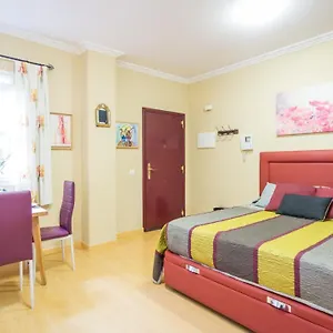  Apartamento Rentalsevilla Paseando Por El Palacio De Dueñas España