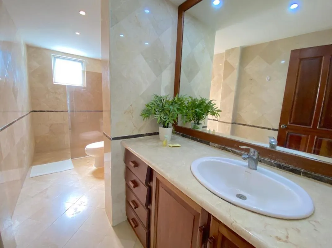 Blue Ocean Beachfront Villas & Apartments - Wifi, Pool, Bbq, Playa Los Corales Punta Cana